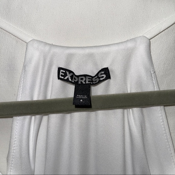 White flowy dress - Picture 2 of 4